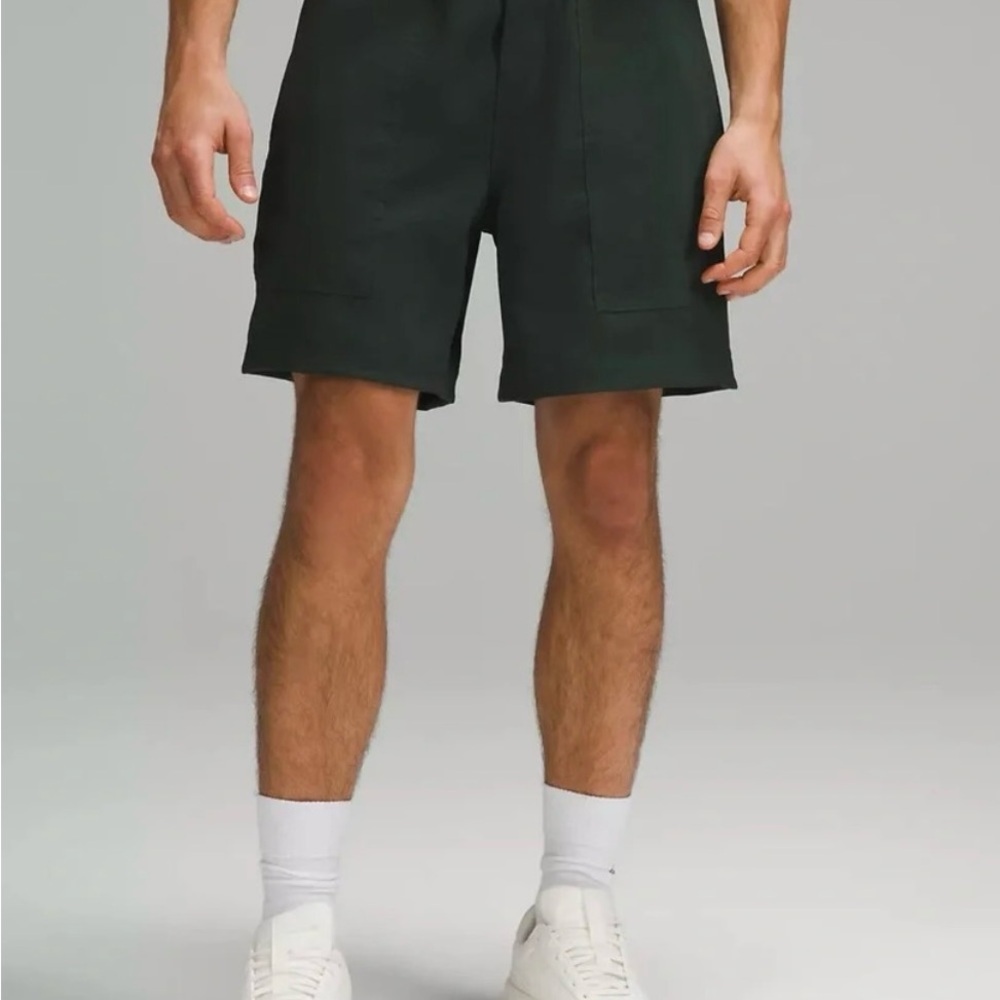 Lululemon Relaxed Fit Pull On Shorts 7” Light Woven Legacy Green Shorts Size M